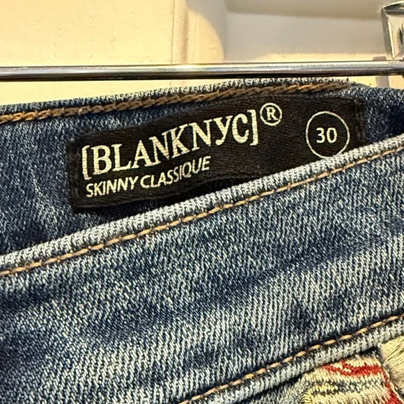 Blank NYC Skinny Classique Embroidered Jeans - Picture 5 of 13